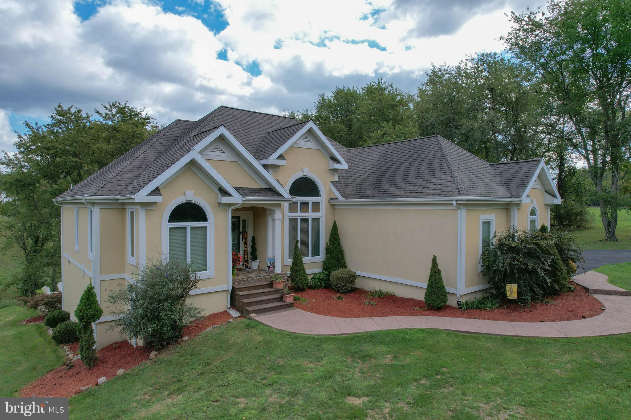 130 Ridge View Drive Berkeley Springs, WV 25411 - Photo 4 of 64 Gallery Image 4