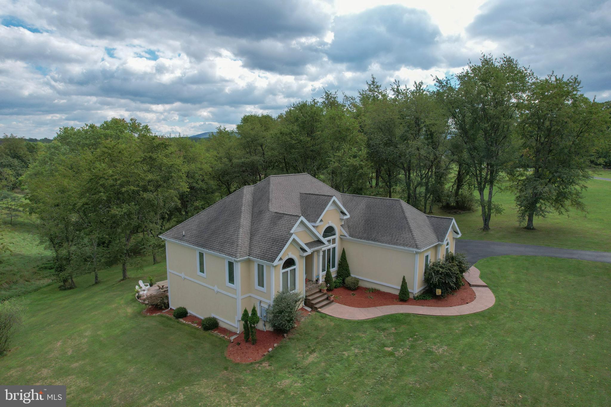 130 Ridge View Drive Berkeley Springs, WV 25411 - Photo 5 of 64 Gallery Image 5