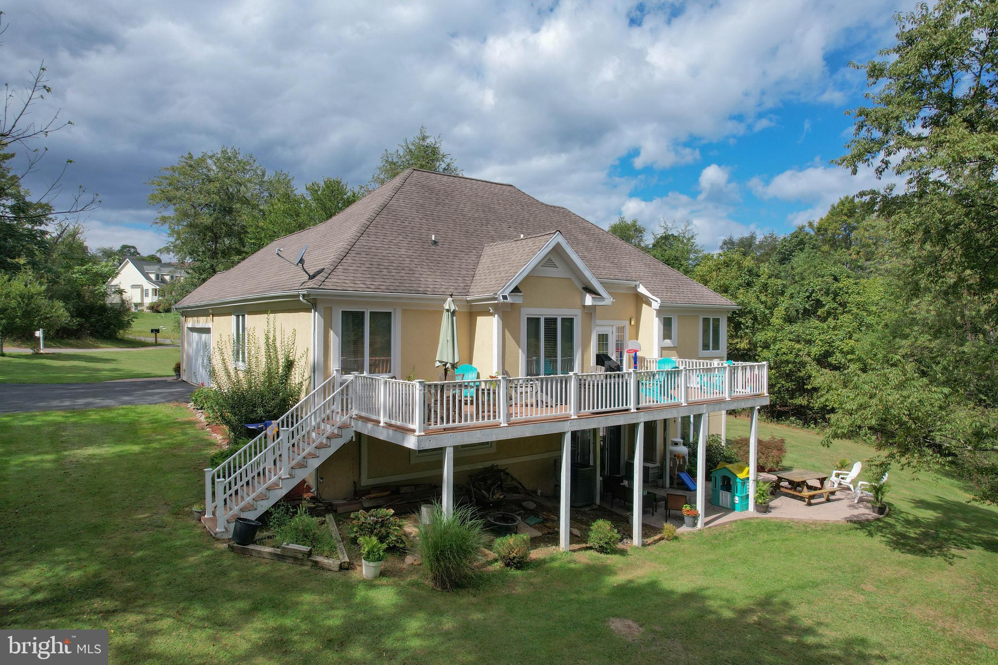 130 Ridge View Drive Berkeley Springs, WV 25411 - Photo 9 of 64 Gallery Image 9