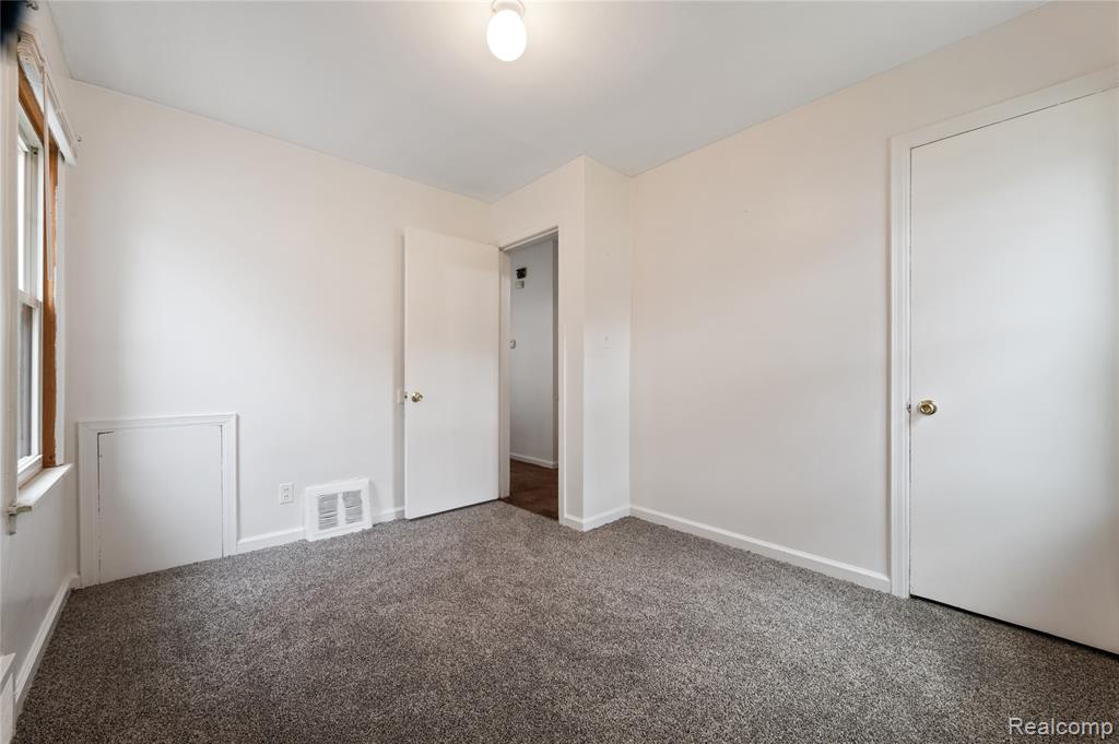 18431 Edinborough Road Detroit, MI 48219 - Photo 12 of 16 Gallery Image 12