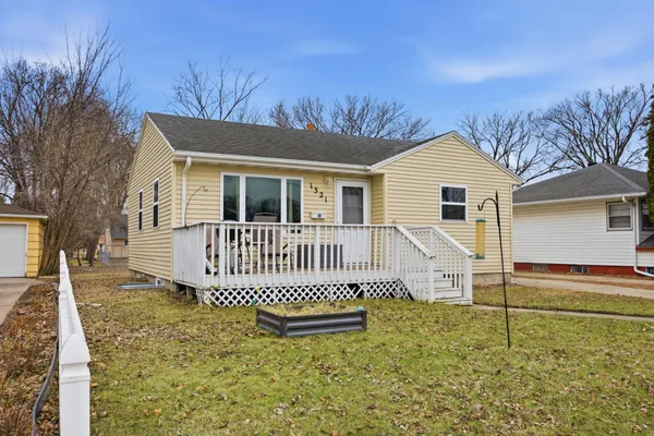 $205,000 | 1321 9th Avenue South, Moorhead, MN 56560