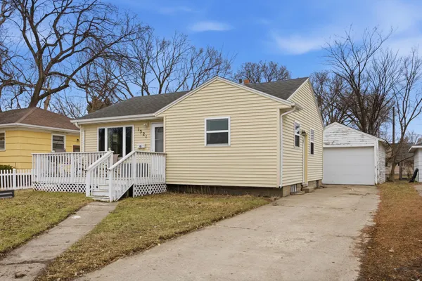 $205,000 | 1321 9th Avenue South, Moorhead, MN 56560