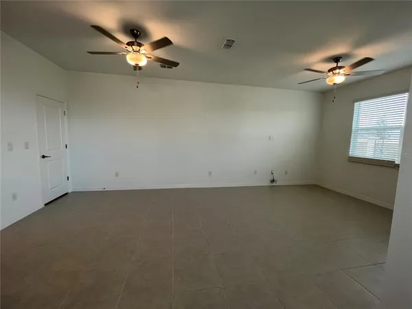 $2,200 | 10337 Trumpet Honeysuckle Way, Wesley Chapel, FL 33545