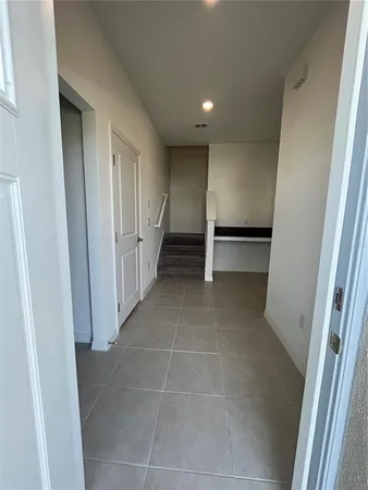 $2,200 | 10337 Trumpet Honeysuckle Way, Wesley Chapel, FL 33545