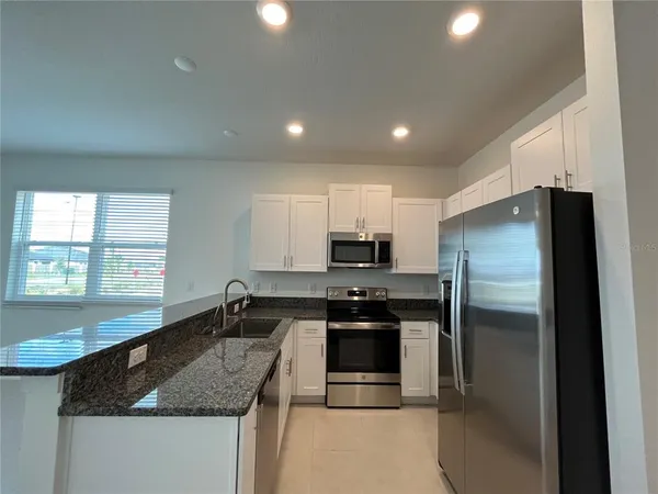 $2,200 | 10337 Trumpet Honeysuckle Way, Wesley Chapel, FL 33545