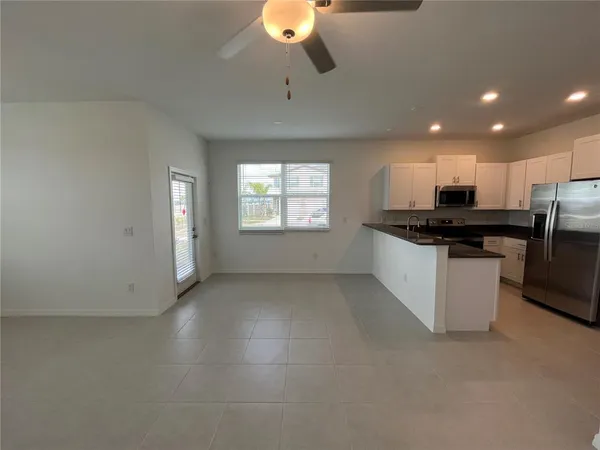 $2,200 | 10337 Trumpet Honeysuckle Way, Wesley Chapel, FL 33545