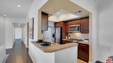 $675,000 | 13920 Moorpark Street, Unit 106, Sherman Oaks, CA 91423