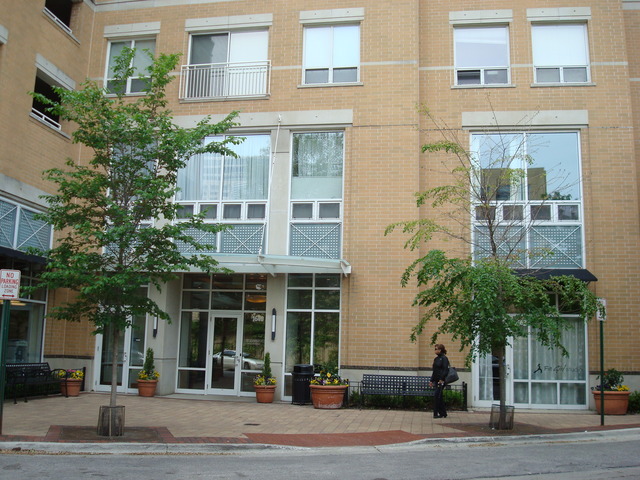 1640 Maple Avenue, Unit 1006 Evanston, IL 60201 - Photo 2 of 21 front view of a building