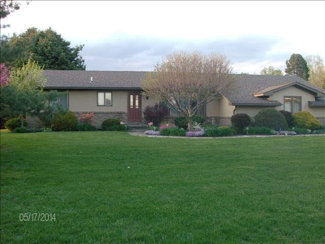 202 West Erie Road Temperance, MI 48182 - Photo 1 of 22 20431005.JPG