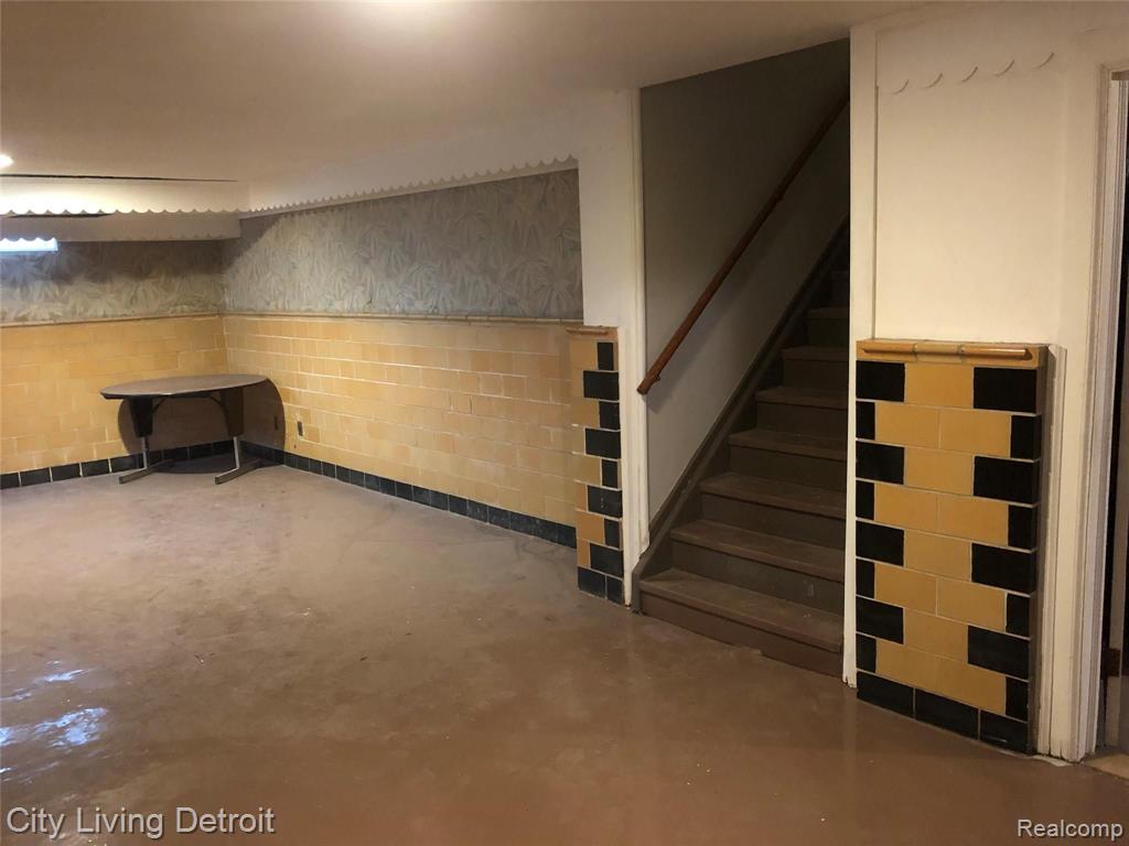 19620 Roslyn Road Detroit, MI 48221 - Photo 36 of 46