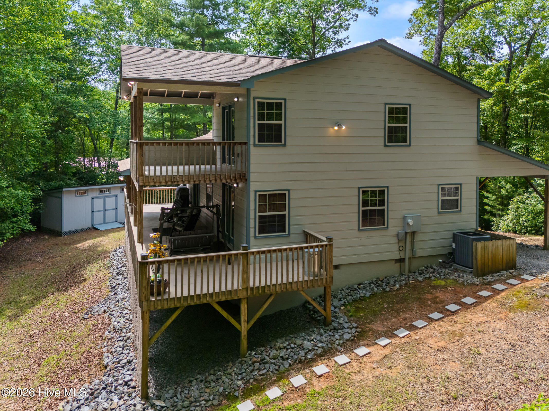 1070 Burger Road Murphy, NC 28906 - Photo 5 of 55 Side