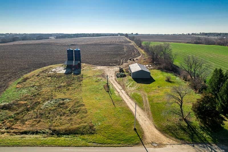 10738 Fish Hatchery Road Pecatonica, IL 61063 - Photo 6 of 18 Gallery Image 6