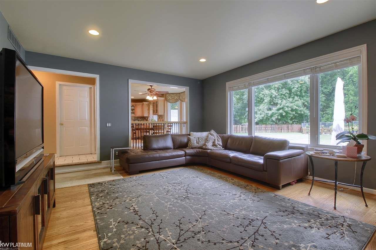 37555 Townhall Street Harrison Township, MI 48045 - Photo 11 of 34 31391089-10.JPG