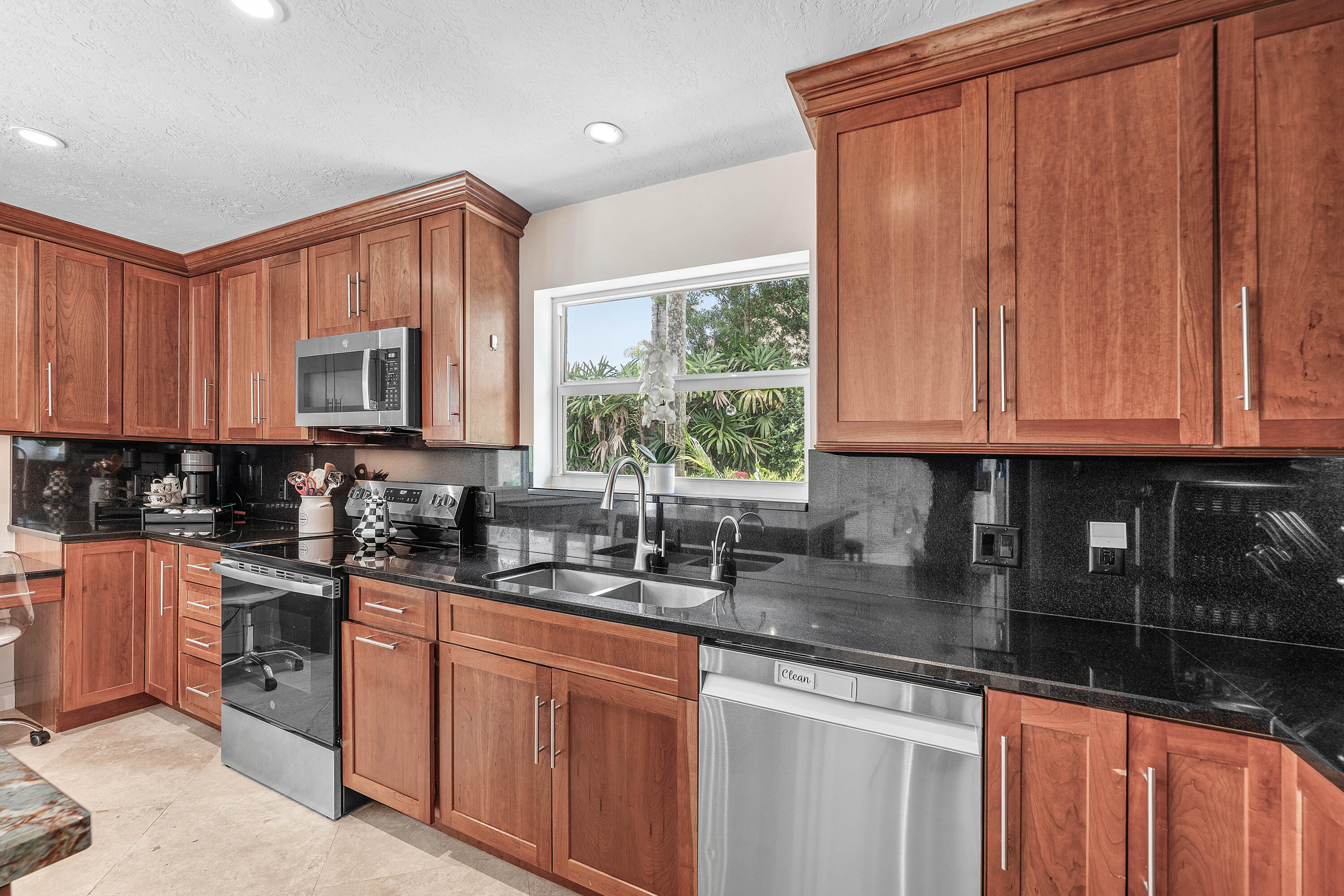 12108 Odyssey Road Boynton Beach, FL 33436 - Photo 7 of 50 Kitchen