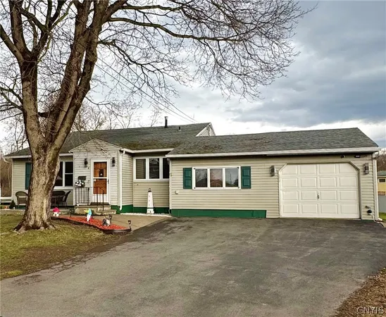 $299,000 | 4 Theresa Court, Utica, NY 13502