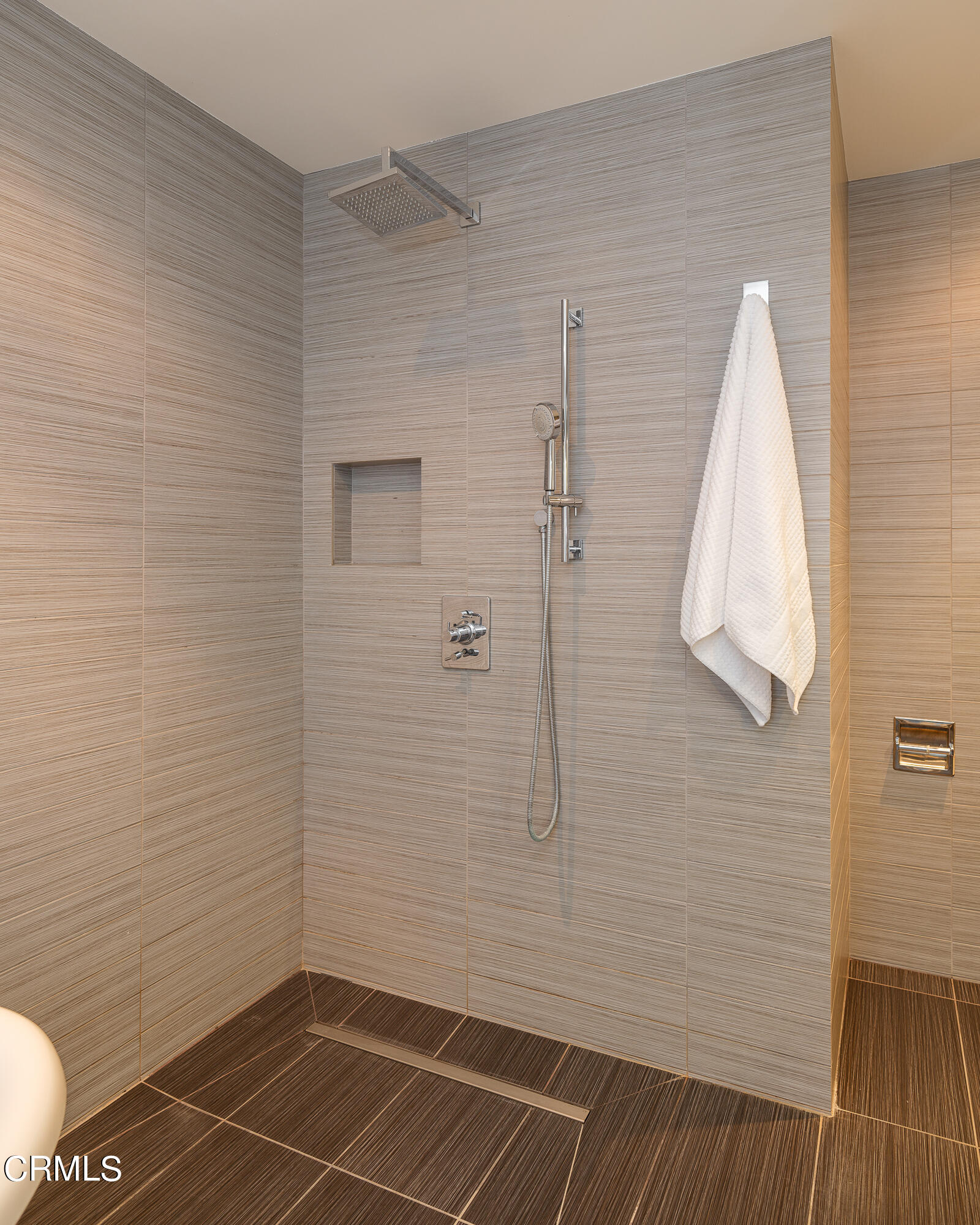 1025 Nithsdale Road Pasadena, CA 91105 - Photo 36 of 73 a bathroom with a shower