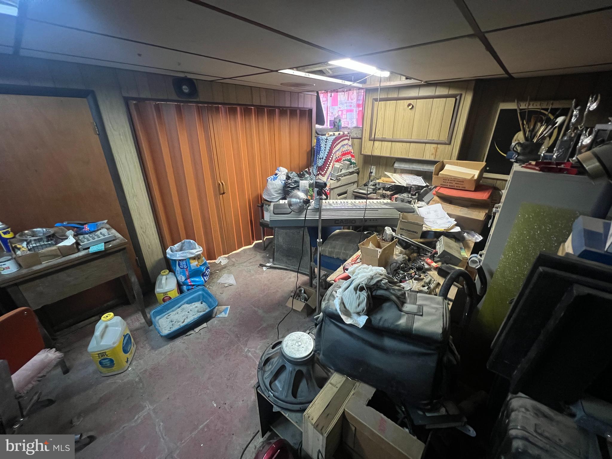 2441 Carpenter Street Philadelphia, PA 19146 - Photo 30 of 34 a view of a room with gym equipment