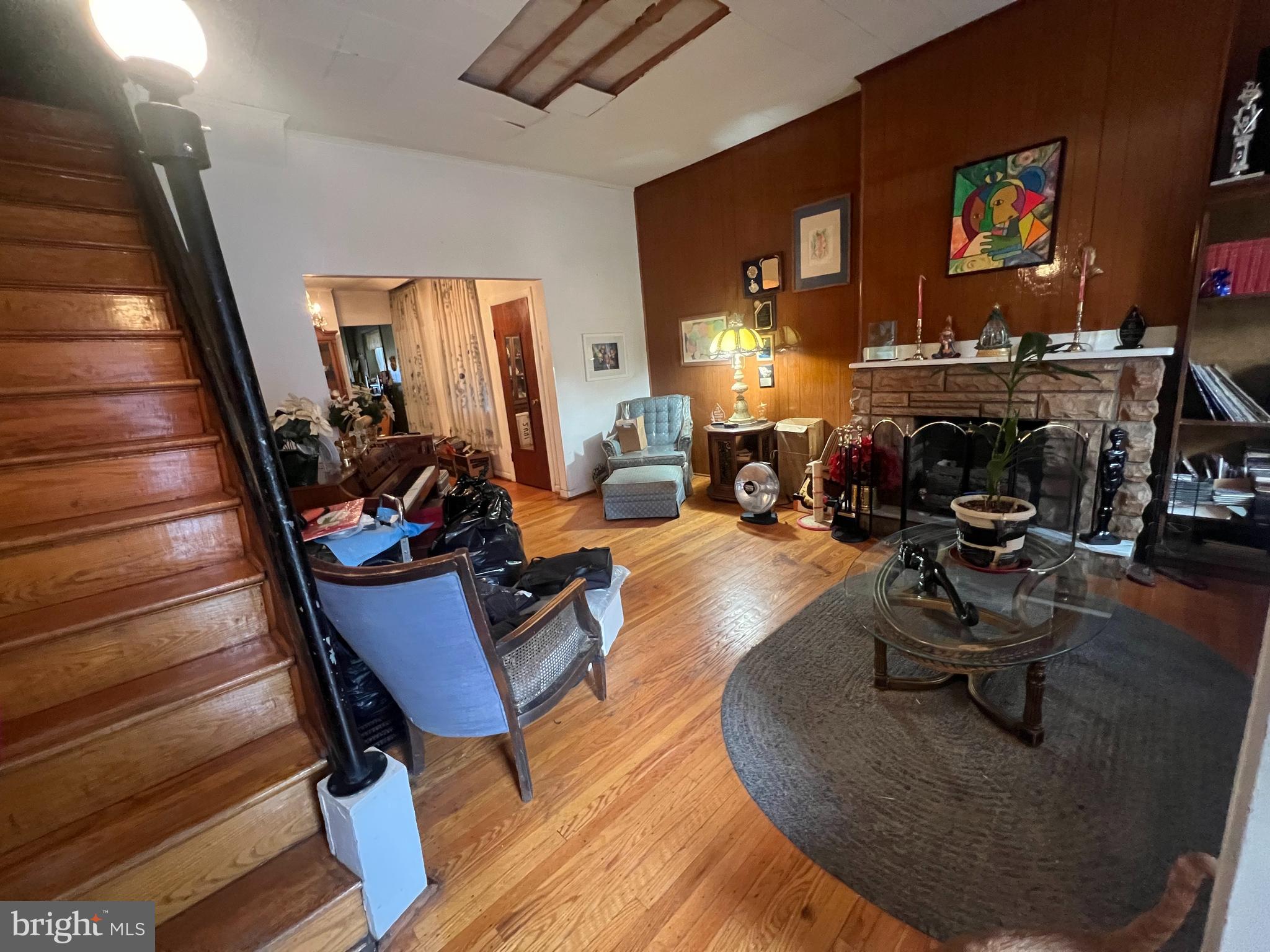 2441 Carpenter Street Philadelphia, PA 19146 - Photo 6 of 34 a living room with furniture