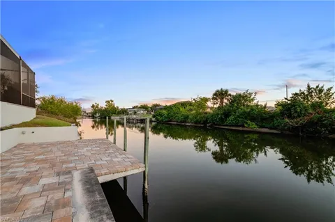 $1,295,000 | 1918 Southwest 30th Terrace, Cape Coral, FL 33914