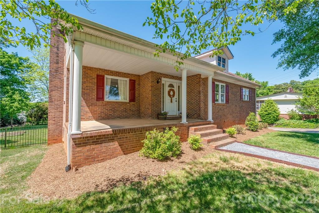 1209 Armstrong Road Belmont, NC 28012 - Photo 1 of 24 Gallery Image 1