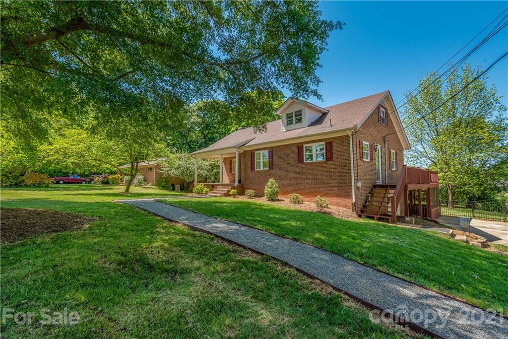 1209 Armstrong Road Belmont, NC 28012 - Photo 4 of 24 Gallery Image 4