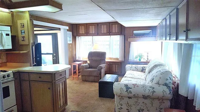 $79,900 | 3300 26th Avenue East, Unit 42, Bradenton, FL 34208