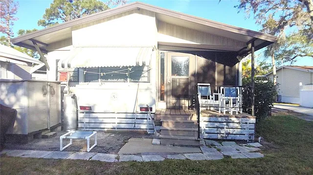 $79,900 | 3300 26th Avenue East, Unit 42, Bradenton, FL 34208