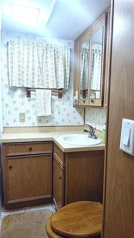 $79,900 | 3300 26th Avenue East, Unit 42, Bradenton, FL 34208