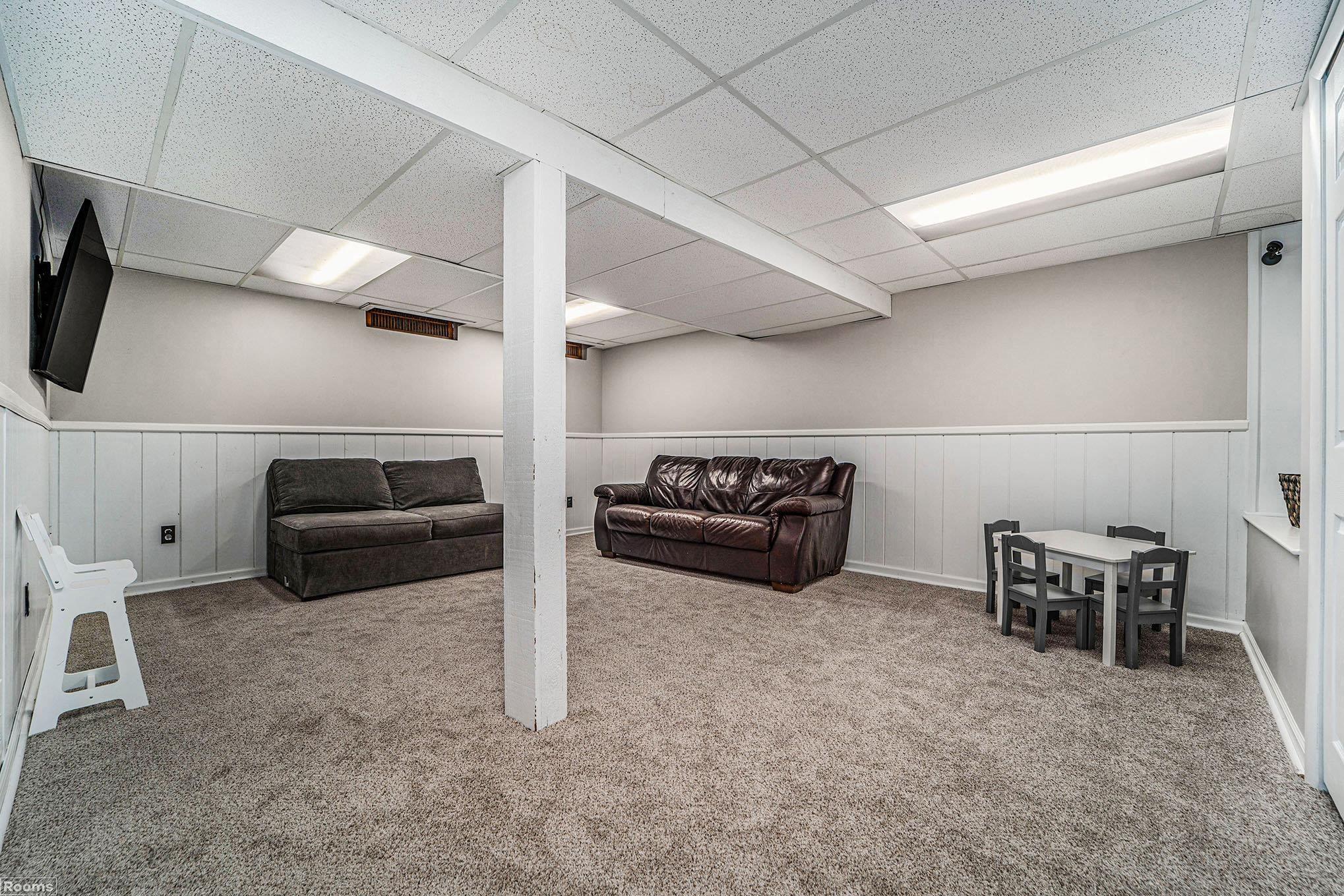 464 Farmridge Court Rochester, MI 48307 - Photo 15 of 19 50176433-459b9879-61cc-44ec-9a87-f2694010a7b5.JPG