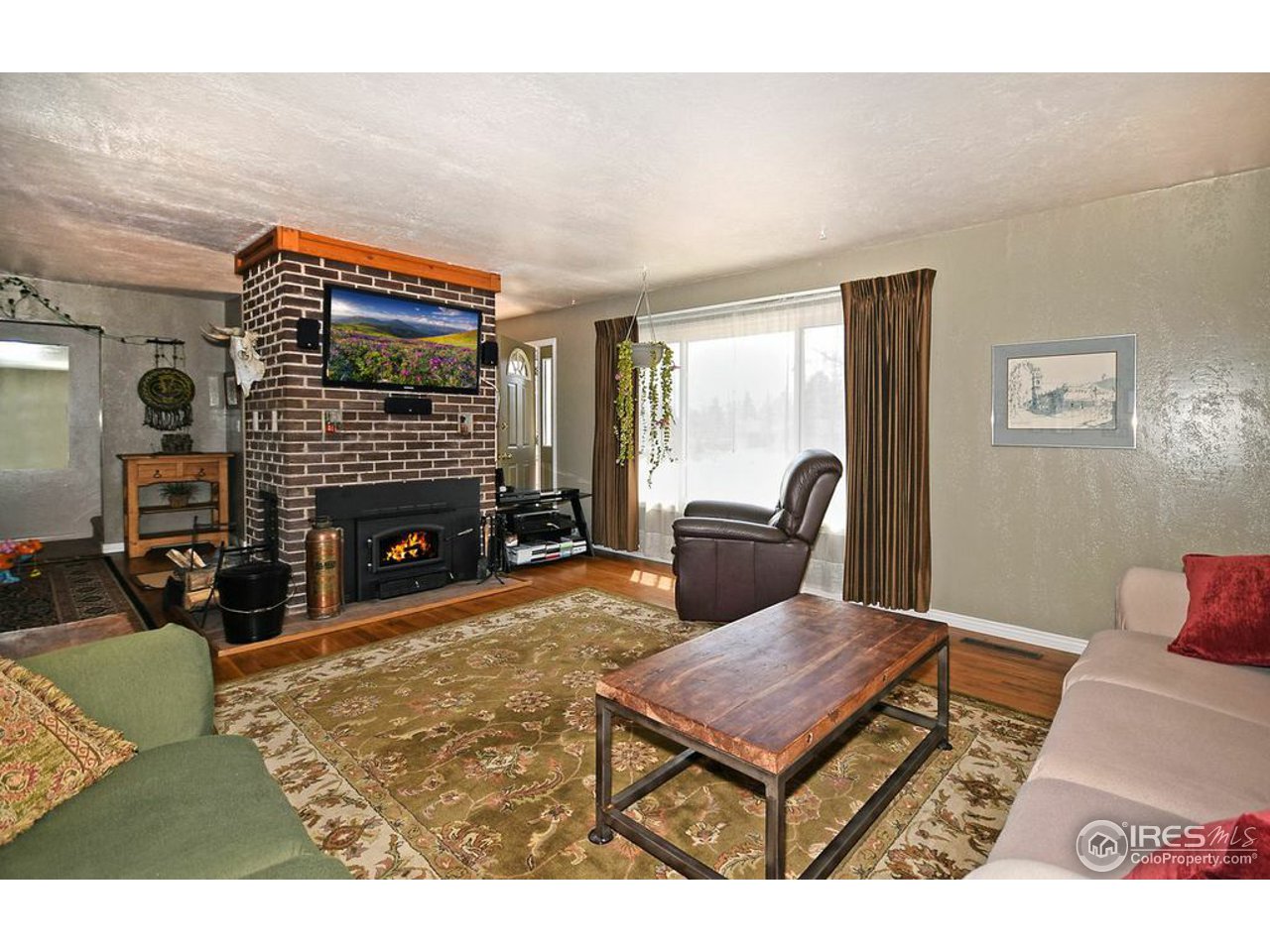 2412 Westview Road Fort Collins, CO 80524 - Photo 3 of 13 Living room