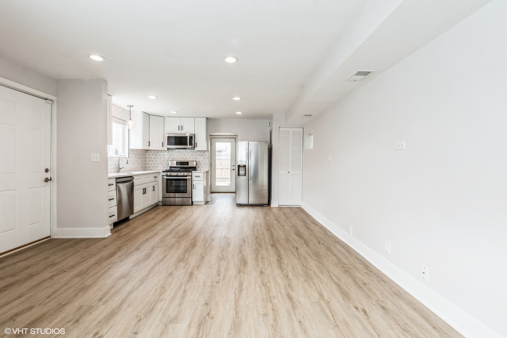 2909 North Ridgeway Avenue Chicago, IL 60618 - Photo 30 of 46
