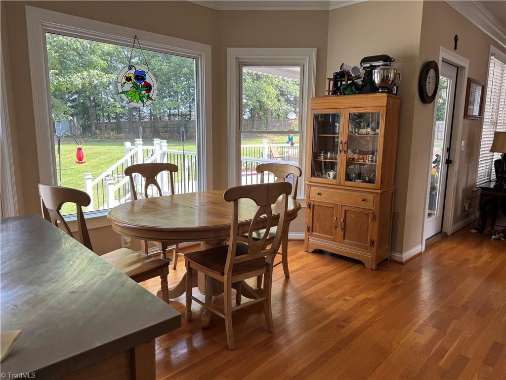 2817 Norwell Court Oak Ridge, NC 27310 - Photo 15 of 35 Kitchen table in bay window. Very bright!