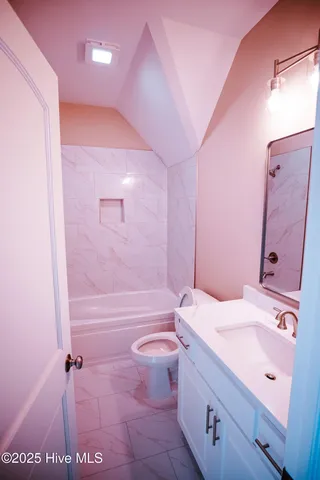 $725,000 | 335 Stephanye Lane, Greenville, NC 27834