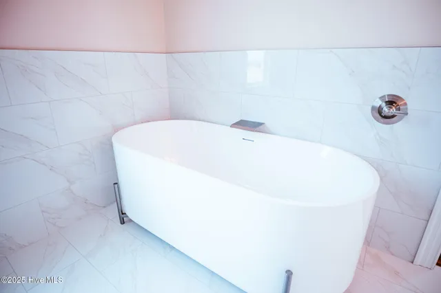 $725,000 | 335 Stephanye Lane, Greenville, NC 27834