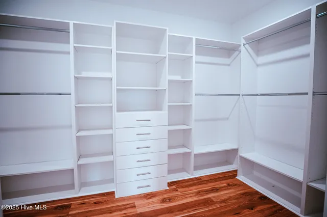 $725,000 | 335 Stephanye Lane, Greenville, NC 27834