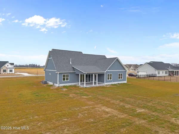 $725,000 | 335 Stephanye Lane, Greenville, NC 27834