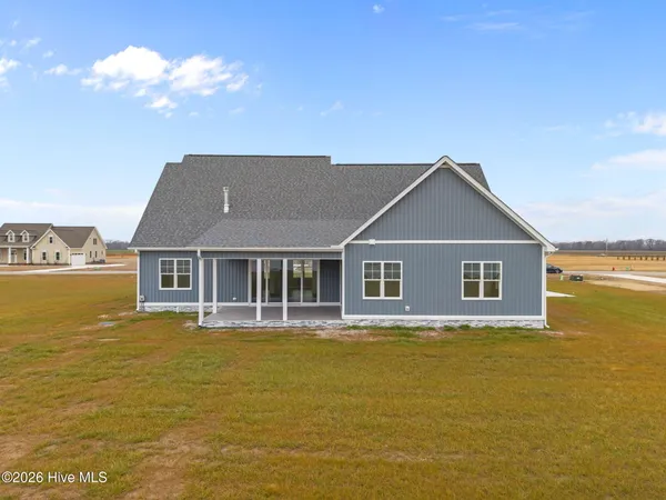 $725,000 | 335 Stephanye Lane, Greenville, NC 27834