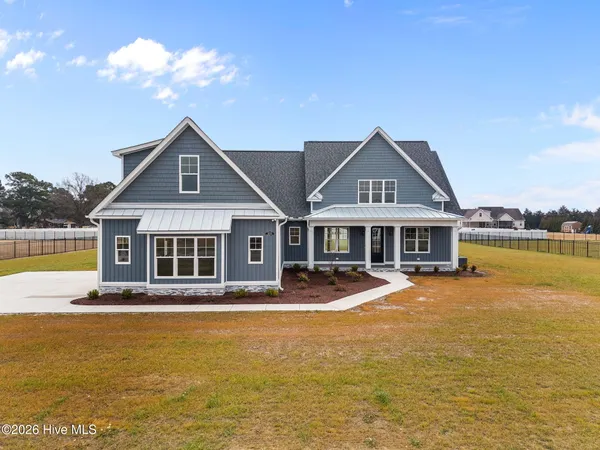 $725,000 | 335 Stephanye Lane, Greenville, NC 27834