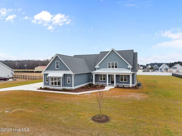 $725,000 | 335 Stephanye Lane, Greenville, NC 27834