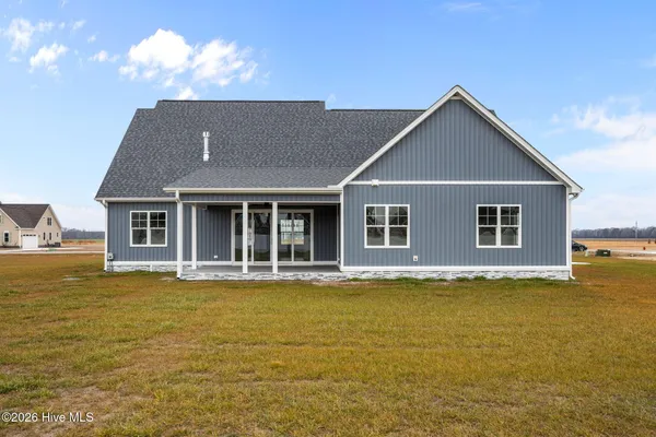 $725,000 | 335 Stephanye Lane, Greenville, NC 27834