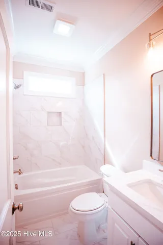 $725,000 | 335 Stephanye Lane, Greenville, NC 27834