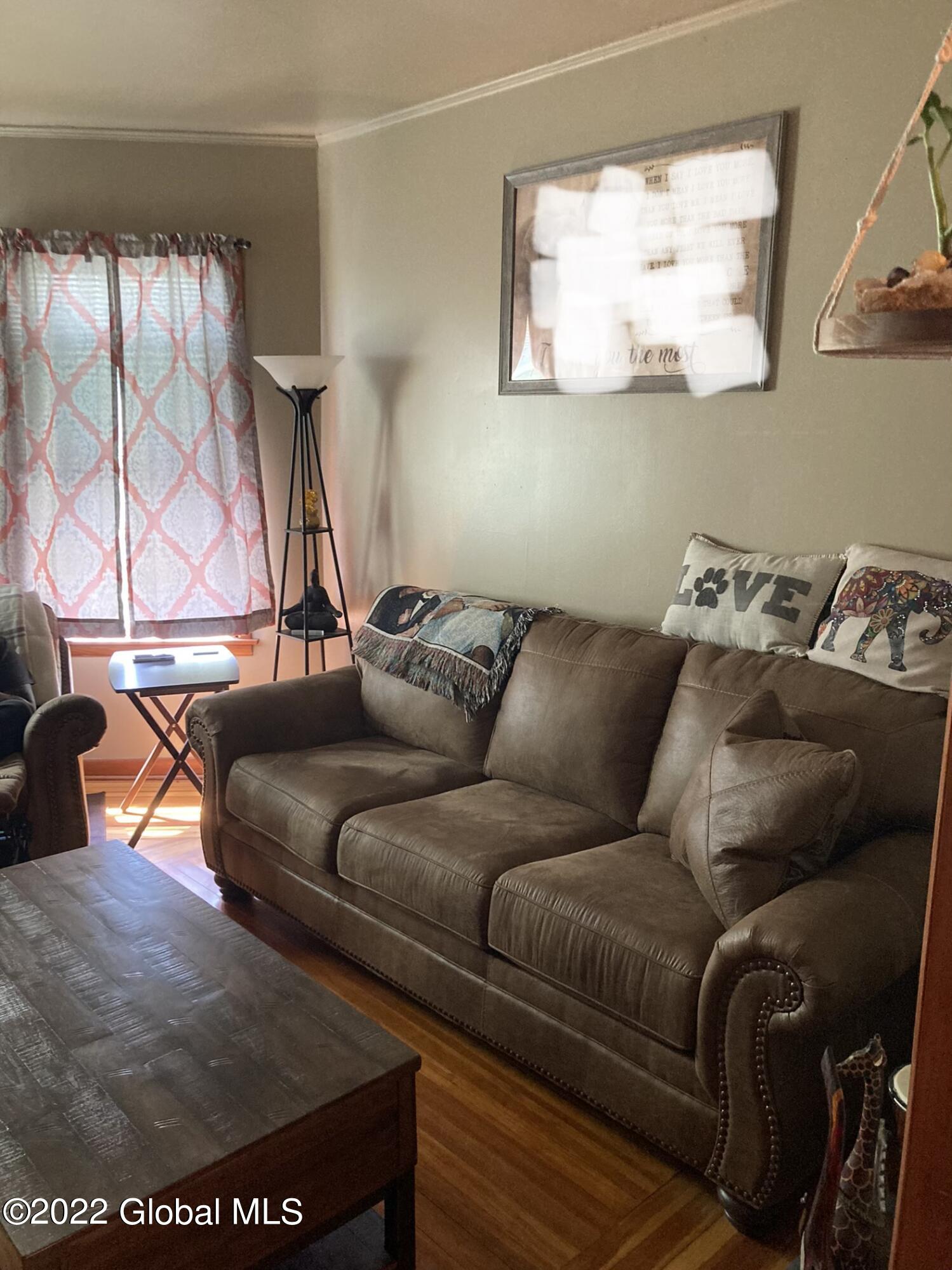 1423-1425 Rugby Road Schenectady, NY 12308 - Photo 2 of 8 IMG-3656