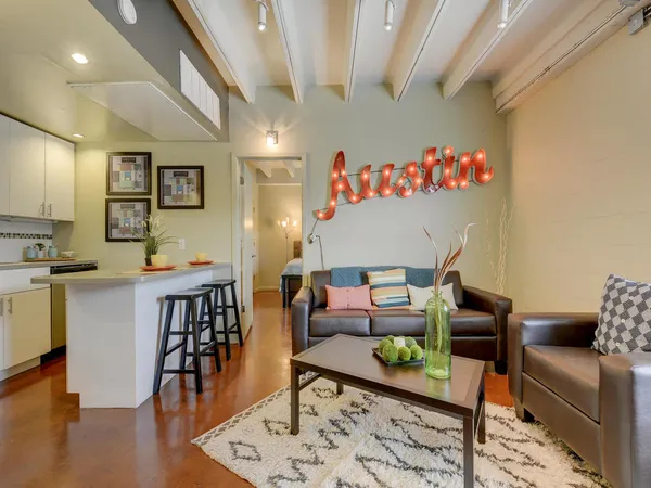 $2,800 | 2408 Leon Street, Unit 304, Austin, TX 78705