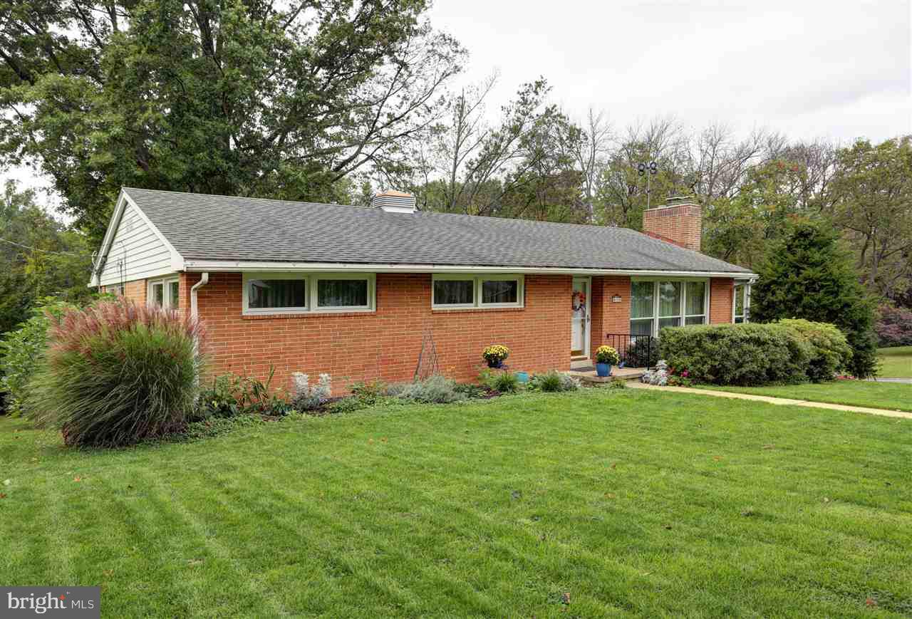 570 Devon Road Camp Hill, PA 17011 - Photo 2 of 25 Gallery Image 2