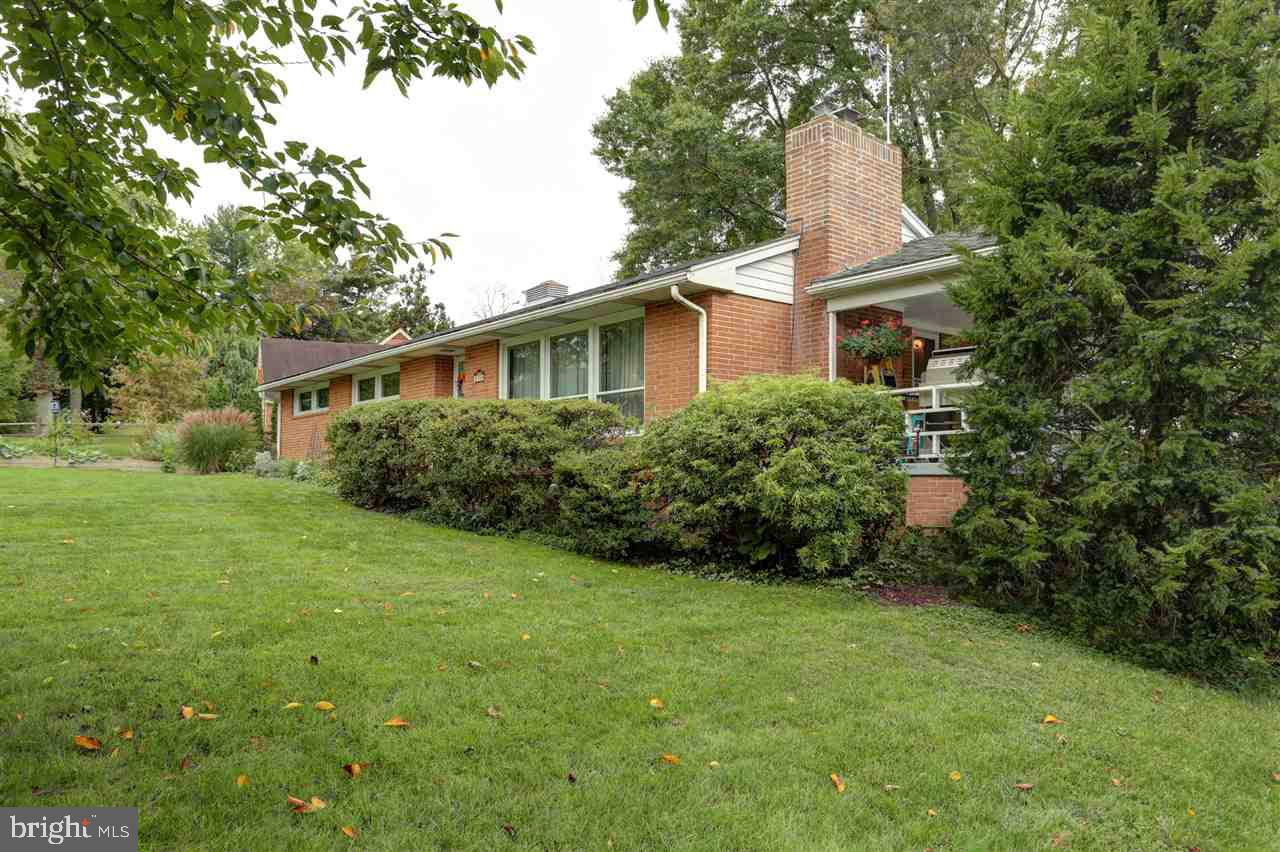 570 Devon Road Camp Hill, PA 17011 - Photo 3 of 25 Gallery Image 3