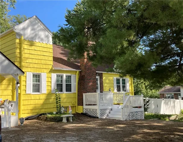 $310,000 | 13407 Bennington Avenue, Grandview, MO 64030