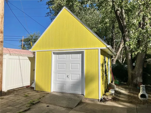 $310,000 | 13407 Bennington Avenue, Grandview, MO 64030