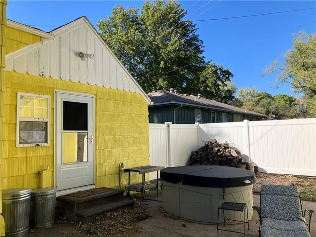 $310,000 | 13407 Bennington Avenue, Grandview, MO 64030