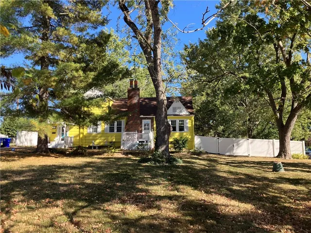 $310,000 | 13407 Bennington Avenue, Grandview, MO 64030