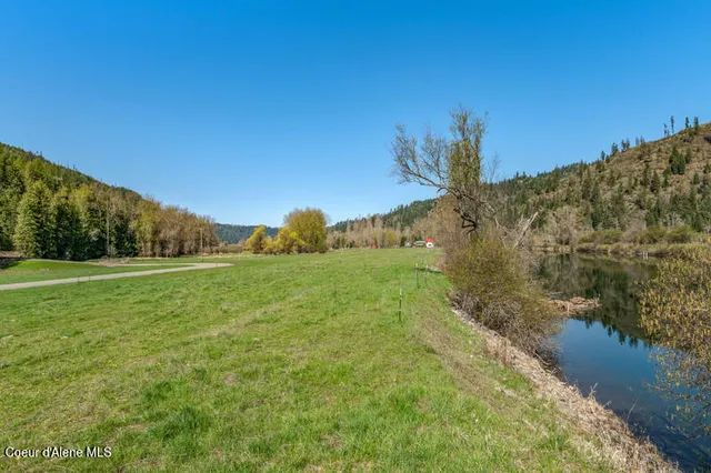 $200,000 | 19 Horn Hooked Ln Street, St. Maries, ID 83861